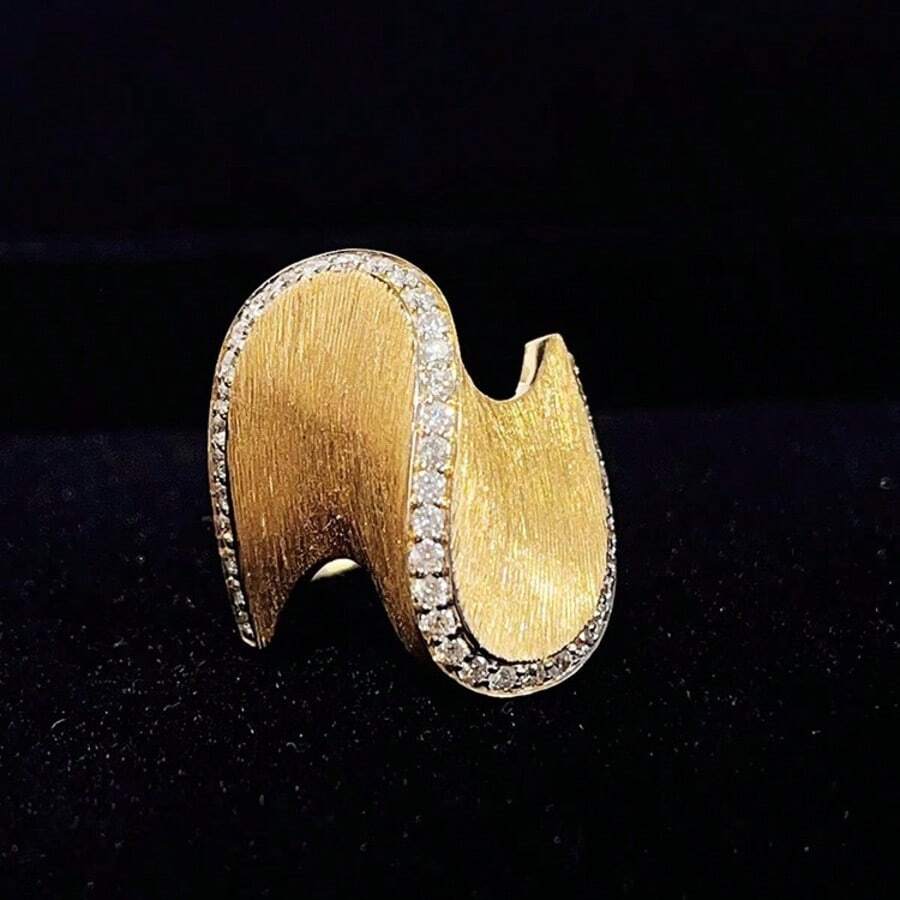Nhẫn thời trang cổ điển mạ vàng 18K gợn sóng Micro Pave Zirconia có thể điều chỉnh dành cho nữ - Vàng - Xem 1