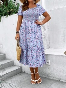 Plus Size Ditsy Floral Square Neck Short Sleeve Vacation Dress, Summer