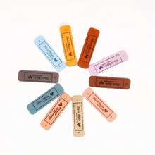 10/25/50 szt. Ręcznie robione metki na szydełku Ręcznie robione skórzane etykiety Skórzane metki na przedmioty ręcznie robione Zdobienie Dzianiny Akcesoria z otworem dla majsterkowiczów Szycie szydełkowej czapki - losowy kolor