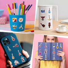 55 Peças De Adesivos De Guitarra De Desenho Animado, Sinônimos De Selvageria E Liberdade, Inflamam O Espírito Rock Da Guitarra. Com Apenas Um Conjunto Destes Adesivos, Sua Guitarra Pode Se Tornar Instantaneamente O Foco Da Moda. Eles Podem Ser Usados Para Decorar Celulares, Instrumentos Musicais E Também Podem Servir Como Adesivos Para Festivais De Música. É Uma Bênção Para Entusiastas Da Guitarra. - Multicolorido - Ver 6