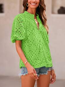 Women's Summer Top Fashion Casual Lantern Short Sleeve V-Neck Button Hollow-Out Lace Embroidery Shirt - Cỏ xanh - Xem 4