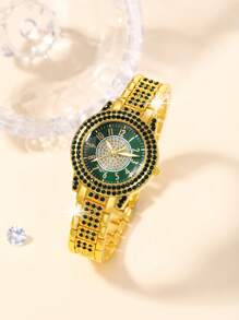 Conjunto de reloj para dama de 7 piezas es magnífico y de moda. Presenta una esfera redonda completamente cubierta de diamantes, una caja y correa también completamente cubiertas de diamantes. Es un lujoso reloj de cuarzo con un juego de joyería que incluye un collar colgante, aretes, anillo y brazalete, adecuado para uso diario, temporada de regreso a clases, temporada de graduación, Acción de Gracias, parejas, el mejor regalo. Caja de reloj no incluida.