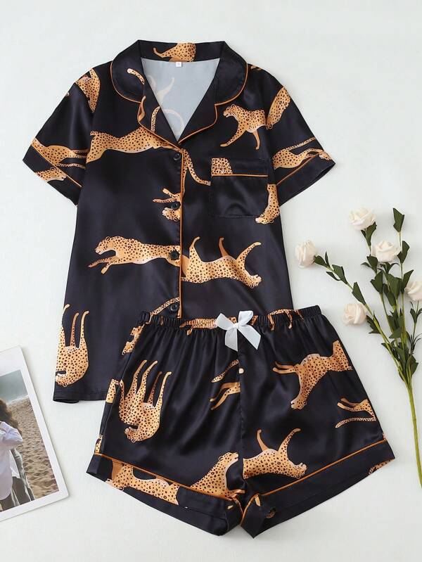 Conjunto de pijama de shorts y blusa de manga corta con estampado de leopardo para mujer
