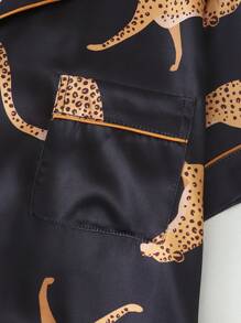 Conjunto de pijama de shorts y blusa de manga corta con estampado de leopardo para mujer