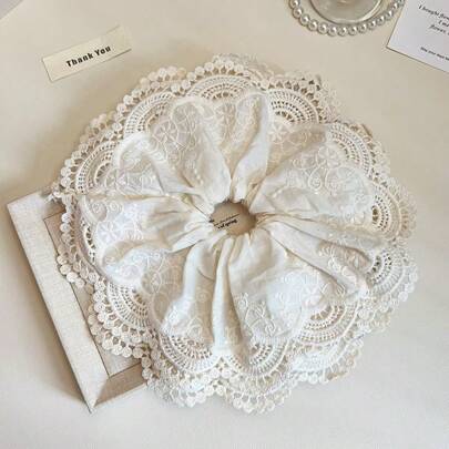 1pc Women's Beige Lace Hollow Floral Oversized Scrunchie, French Elegant Niche Design Hair Accessories, Versatile For Everyday Use, Scrunchy Hair Ties Scrunchies ,Head Piece