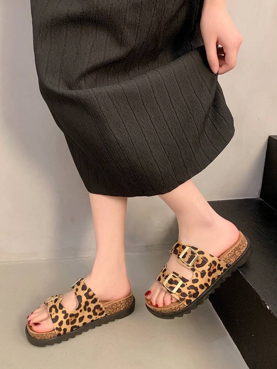 女式复古麂皮平底金属扣凉鞋,舒适柔软鞋垫,圆头设计,休闲风格,适合户外旅行、海滩、春夏季节。蓝绿色。平底鞋搭配厚软木带,休闲波西米亚度假风。 - LEOPARD - 查看 1