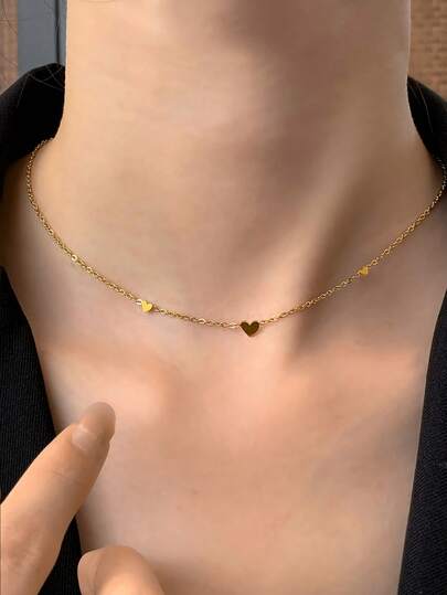 1 件 S925 纯银简约心形吊坠项链，设计优雅，是生日、婚礼、新年或情人节的理想礼物，适合休闲穿着或特殊场合