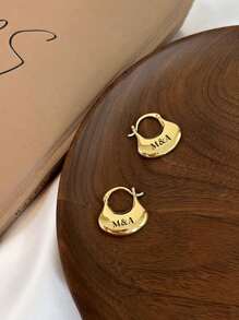 2 Peças Brincos Personalizados Gota de Água, Texto Personalizado, Prata Simples e da Moda, Dourado Elegante e de Luxo, Design de Nicho de Estilo Frio, Material de Cobre, Superfície Prateada, Brincos de Mini Pacote Vazado, Fecho de Orelha de Luxo. Adequado para Mães, Casais e Professores. Combina facilmente com qualquer visual de maquiagem, Dia dos Namorados, Páscoa, Dia da Mãe, Aniversário e Presentes de Aniversário