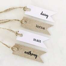 Etiquetas de regalo personalizadas pequeñas de 5,4 x 1,8 cm - Etiquetas con nombre mini - Etiquetas rústicas - Etiquetas de favor - Nombres de asientos - Etiquetas del plan de asientos (sin cuerda), multifuncionales, duraderas, ornamentales, reutilizables, exquisitas, elegantes, de alta calidad, coloridas, modernas, personalizadas, únicas, para renovar el hogar, etiquetas personalizadas para accesorios de ropa - Etiqueta pequeña - Ver 5