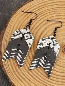 1 Pair Western Style Multilayer Fish Tail Leather Patch Earrings, Retro Design - Multicolor - View 8