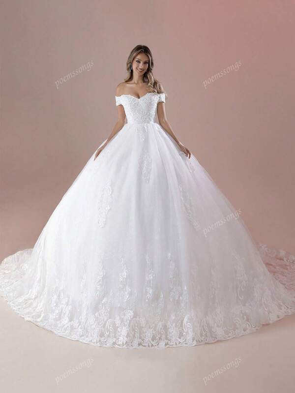Robe de mariée de style boule avec épaules dénudées, appliqués perlés à la main, pour la mariée