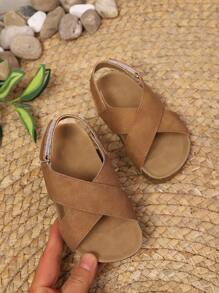 1 Pair Children's Comfortable Soft-Sole Criss-Cross Design Hook And Loop Open Toe Retro Fashion Sandals, Suitable For Summer