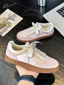 WARRIOR Serie de Guerreros: Regalo del Día de San Valentín - 1 par de zapatillas de running nuevas para mujer 2025, con cordones frontales de corte bajo, color rosa, diseño bordado de seda, planas, aptas para correr al aire libre y deportes, cómodas para el pie, adecuadas para todas las estaciones