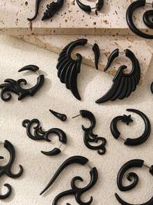 Minimalist Acrylic Geometric Body Piercing Earrings, Black Various Patterns, European And American Cross-Border - Black - View 3