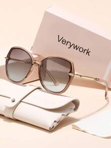 Verywork 1 件几何现代简约风格优雅优质品牌设计女士时尚眼镜配有存储和擦拭布适合户外休闲活动驾驶购物装饰夏季海滩度假、户外、旅行礼物的理想选择太阳镜镜腿装饰优雅风格超大蝴蝶镜框 - 彩色 - 查看 17