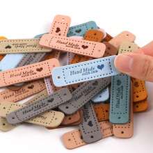 10/25/50 szt. Ręcznie robione metki na szydełku Ręcznie robione skórzane etykiety Skórzane metki na przedmioty ręcznie robione Zdobienie Dzianiny Akcesoria z otworem dla majsterkowiczów Szycie szydełkowej czapki - losowy kolor