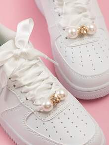 1 套白色缎面丝绸鞋带和 6 件水钻珍珠鞋饰，适合运动鞋和休闲鞋 - 多色B - 查看 7