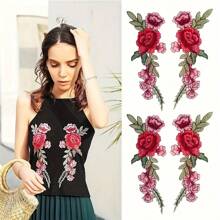 1 paio (2 pezzi) Set di Applicazioni ricamate a fiori rosso brillante, Applicazioni in tessuto da cucire per jeans, cappelli e borse - Adesivi in tessuto eleganti con disegni floreali dettagliati