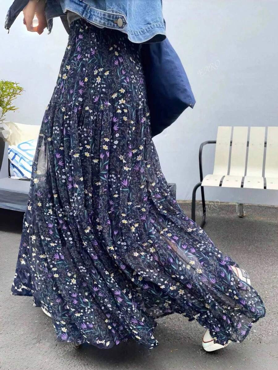 Falda mini acampanada con estampado floral pequeño en talla grande EARO, de corte holgado, elegante y versátil
