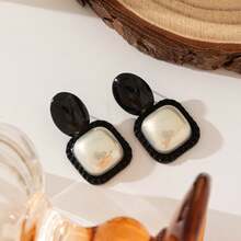 1 对方形黑色金属和香槟色树脂吊坠耳环，欧式/美式风格，时尚耳钉，适合女士和女孩、旅行、婚礼、生日礼物