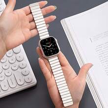 银色磁性不锈钢表带，纤薄金属表带，兼容苹果系列10、9 Ultra、8、7、SE、6、5、4、3、2、1代。时尚智能手表表带，不锈钢表链，适用于40mm、42mm、44mm、45mm、49mm、38mm、41mm、46mm表盘。男女通用，四季皆宜，时尚易戴。