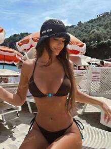 Nuovo costume da bagno estivo da donna, con parte inferiore a spaghetti con fiocchi sul retro in marrone e parte superiore blu a due pezzi con pendenti di perline laterali