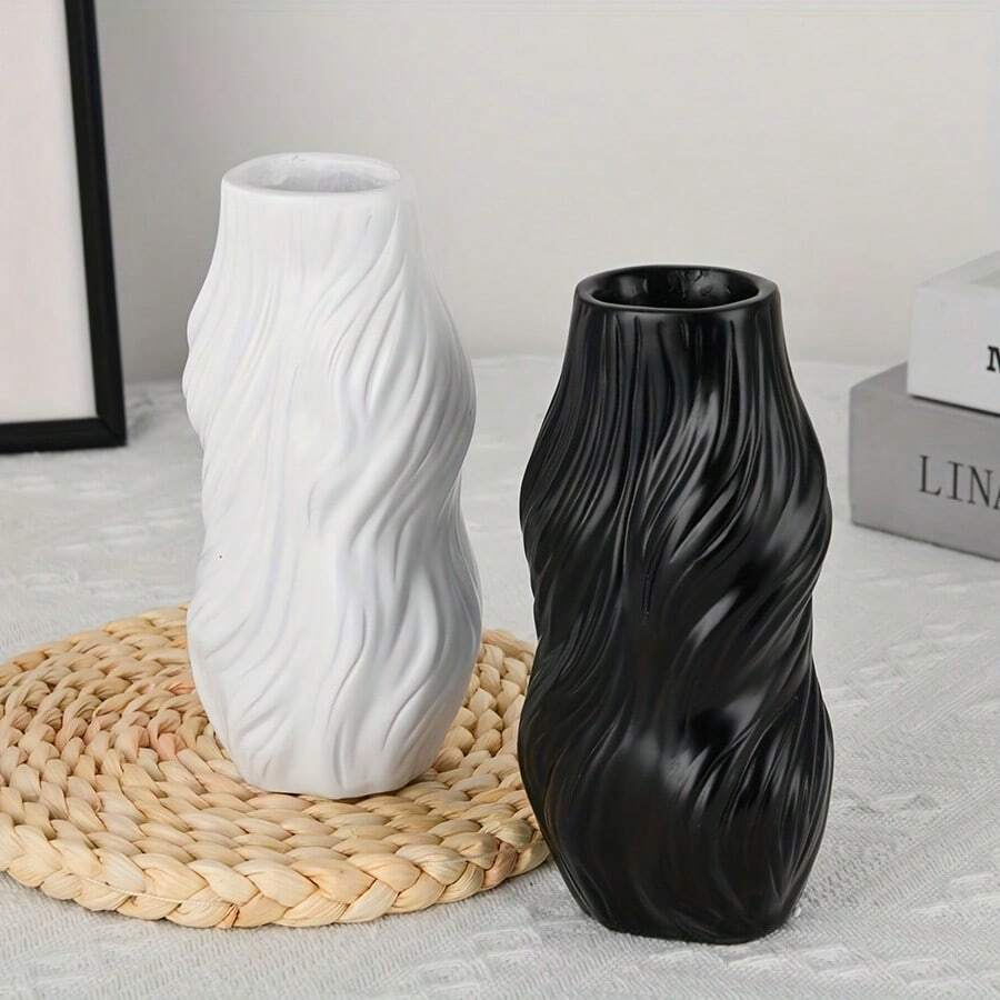 1pc,A Simple White Resin Vase In Nordic Style, Commonly Used As A Decorative Vase In Gardens Throughout The Four Seasons. A Decorative Bottle With Minimalist Life Lines. A Statue With Soft Lines Suitable For Placement On The Bedside, Balcony, In The Garden Or Kitchen. A Warm And Retro Statue For The Kitchen Dining Table.