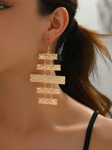 1pc Exaggerated Metallic European & American Style Women Geometric Pendant Earrings, Fashionable Creative Design Daily, Work, Festival Gift, Hip-Hop Street, Versatile - Golden - View 2