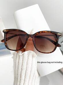 Nouvelle mode classique rétro grandes montures avec branches en métal, verres polyvalents pour femmes et hommes. Convient pour la photographie de rue, les défilés, les tenues décontractées, les voyages, le personnalisation, le quotidien, les fêtes, les vacances, la simplicité, la plage, le lieu de travail, le style pour les vacances d'été à la plage, les sorties extérieures, les voyages