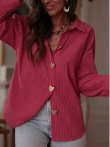 [Loose Silhouette | Minimalist Commuter]Pink Striped Casual Shirt, Gold Heart-Shaped Button Design, Streamlined Tailoring Flatters Figure, Versatile For Work, Casual, And Dates