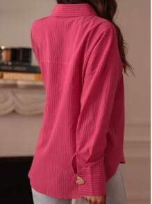 [Loose Silhouette | Minimalist Commuter]Pink Striped Casual Shirt, Gold Heart-Shaped Button Design, Streamlined Tailoring Flatters Figure, Versatile For Work, Casual, And Dates
