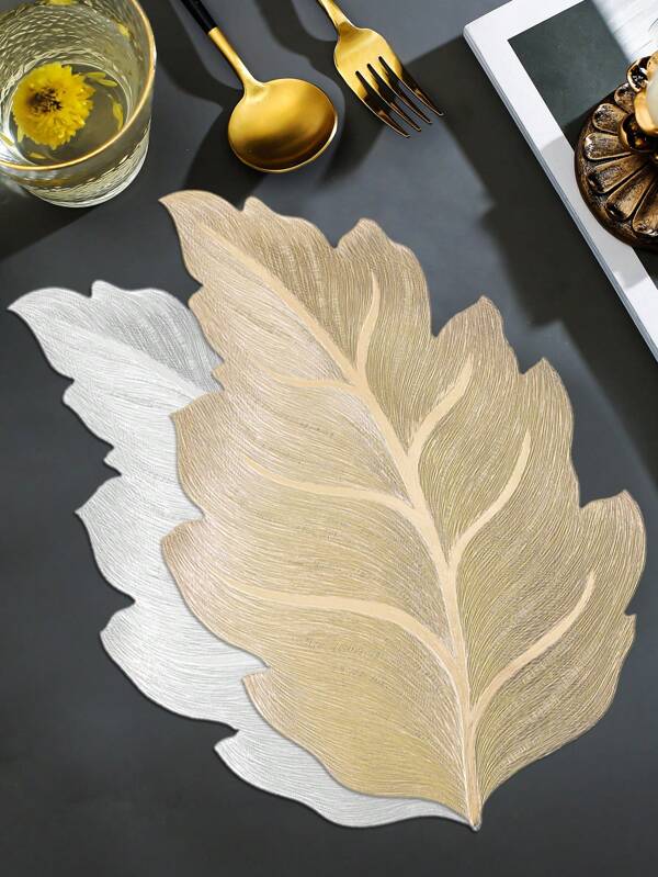 2/4/6pcs Gold Maple Leaf Placemats, Made Of PVC Material With Hollow Gold Foil Leaf Pattern, Washable And Easy To Clean, Non-Slip And Heat-Resistant, Suitable For Room, Dining Table, Home, Party Decoration, Ideal For Holidays, Parties, Gatherings, Birthdays, Weddings, Gifts, Dinners, Outdoor, Picnics