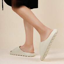 2026 New Summer Men's Slippers, Soft Bottom Comfortable Indoor Slippers, Non-Slip Outdoor Casual Beach Sandals - Beige - View 5