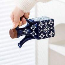 250ML Ceramic Oil Pot American Style Household Oil Bottle Blue Printed Oil Bottle Chili Soy Sauce Vinegar Pot Kitchen Seasoning Bottle Living Room Dining Table Teapot Home Decoration