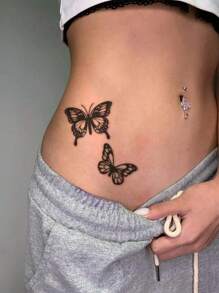 1 feuille d'autocollants de tatouage temporaire de style Y2K avec papillon à l'encre noire, imperméable et anti-transpiration, lavable, a l'air de vrais tatouages, convient aux personnes à la mode sur le bras/l'épaule