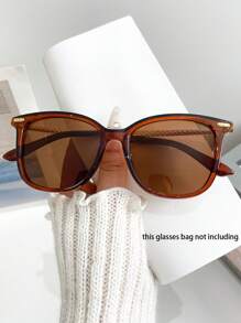 Nouvelle mode classique rétro grandes montures avec branches en métal, verres polyvalents pour femmes et hommes. Convient pour la photographie de rue, les défilés, les tenues décontractées, les voyages, le personnalisation, le quotidien, les fêtes, les vacances, la simplicité, la plage, le lieu de travail, le style pour les vacances d'été à la plage, les sorties extérieures, les voyages