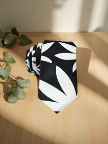 1pc Men's Leaf Print Fashionable Personalized Hand Tie Necktie