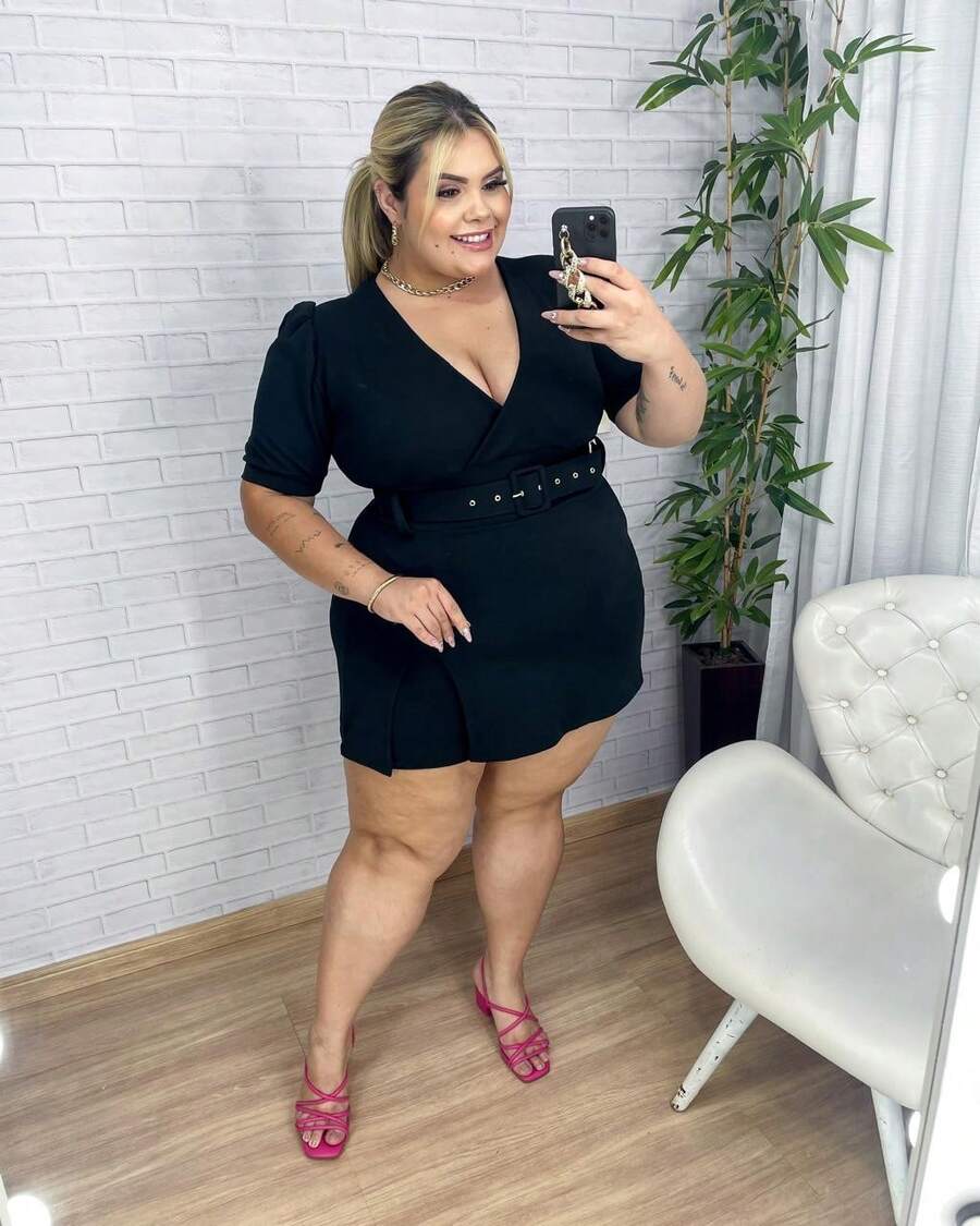 Macaquinho Luxo Short Saia, Plus Size, Fabricado no Crepe de Malha, Tamanho Único (46/52)