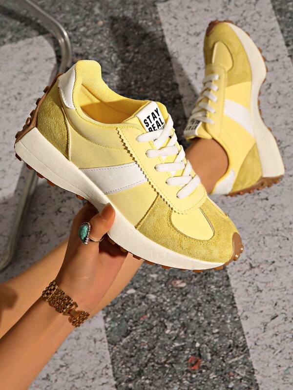 Chaussures rétro épaisses Baskets à plateforme pour femmes, chaussures de course volumineuses. Chaussures pour femmes