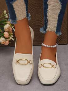 Chaussures plates à bout carré pour femmes, coupe large, à la mode, à porter au quotidien, avec chaîne en métal, basses, en PU beige, légères et confortables, pour l'extérieur, grande taille 36-43