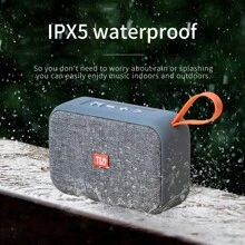 سماعة بلوتوث لاسلكية بسعة بطارية 500 ملي أمبير، راديو FM محمول صغير مقاوم للماء، صندوق صوت صغير مع مكبر صوت فرعي، مكبر صوت موسيقى للكمبيوتر وال- AUX، سماعة قابلة للشحن للاستخدام الخارجي مع وظيفة الاتصال، هدية قماشية إبداعية