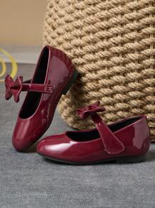 1 Paio di scarpe piatte eleganti e alla moda da principessa in pelle morbida con punta tonda, fiocco e motivo a quadri, adatte per la scuola o occasioni speciali