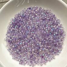 500 pièces de perles de verre facetées colorées de 4 mm, perles de cristal brillantes avec éclat de gemmes, convient pour les cadeaux, la création de bijoux, l'artisanat fait main et les projets DIY, idéal pour les créations DIY pendant les festivals et plus encore
