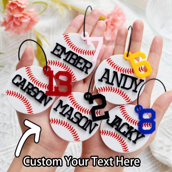1 pièce Étiquette de sac de baseball, softball, tennis en acrylique personnalisée avec lettres et chiffres, fait main, idéal pour les passionnés de sports, la fête des mères, la fête des enfants, les cadeaux de rentrée scolaire, porte-clés en acrylique de baseball et de tennis, décoration de sac de tennis, vacances, anniversaire, école, toute l'année