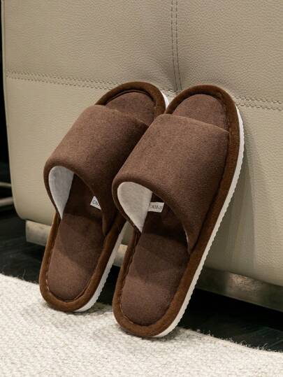 Chaussons ouverts simples de couleur unie pour hommes, semelle souple antidérapante légère et confortable pour la maison, pour le printemps et l'été. Convient pour toutes les saisons.