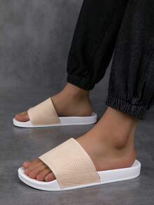 2024 New Style Men's Fashion Personalized Soft Sole Outdoor Beach Slippers, Home Shower Slippers - Beige - View 4