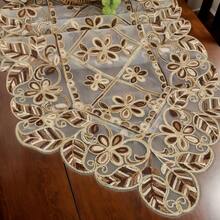 1 Pieza Mantel bordado floral elegante - Diseño tradicional de organza, hilos dorados sobre tela beige, múltiples tamaños de rectángulos, perfecto para fiestas, celebraciones y decoraciones de comedor cotidianas, decoraciones de mesa navideñas| Bordado intrincado | Telas de organza, decoraciones de mesa - marrón - Ver 3