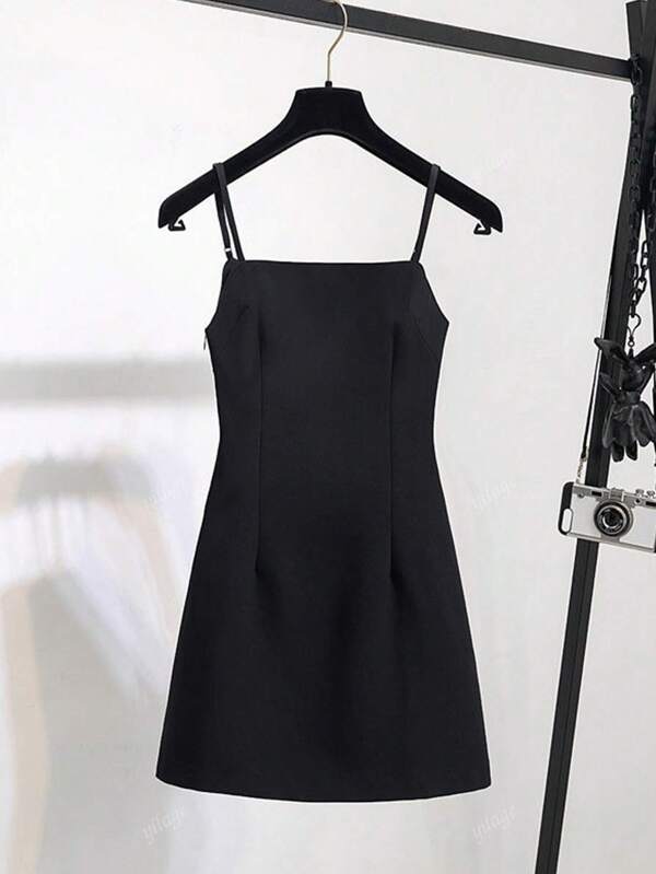 Französischer Temperament, fortgeschrittenes Gefühl, einfach, sexy, Damen Sommerkleid, Europäischer und US-amerikanischer Mode, elegant, hochwertig, erstklassig für formelle Anlässe, einfarbig, ärmellos, Damen Neckholder Kleid