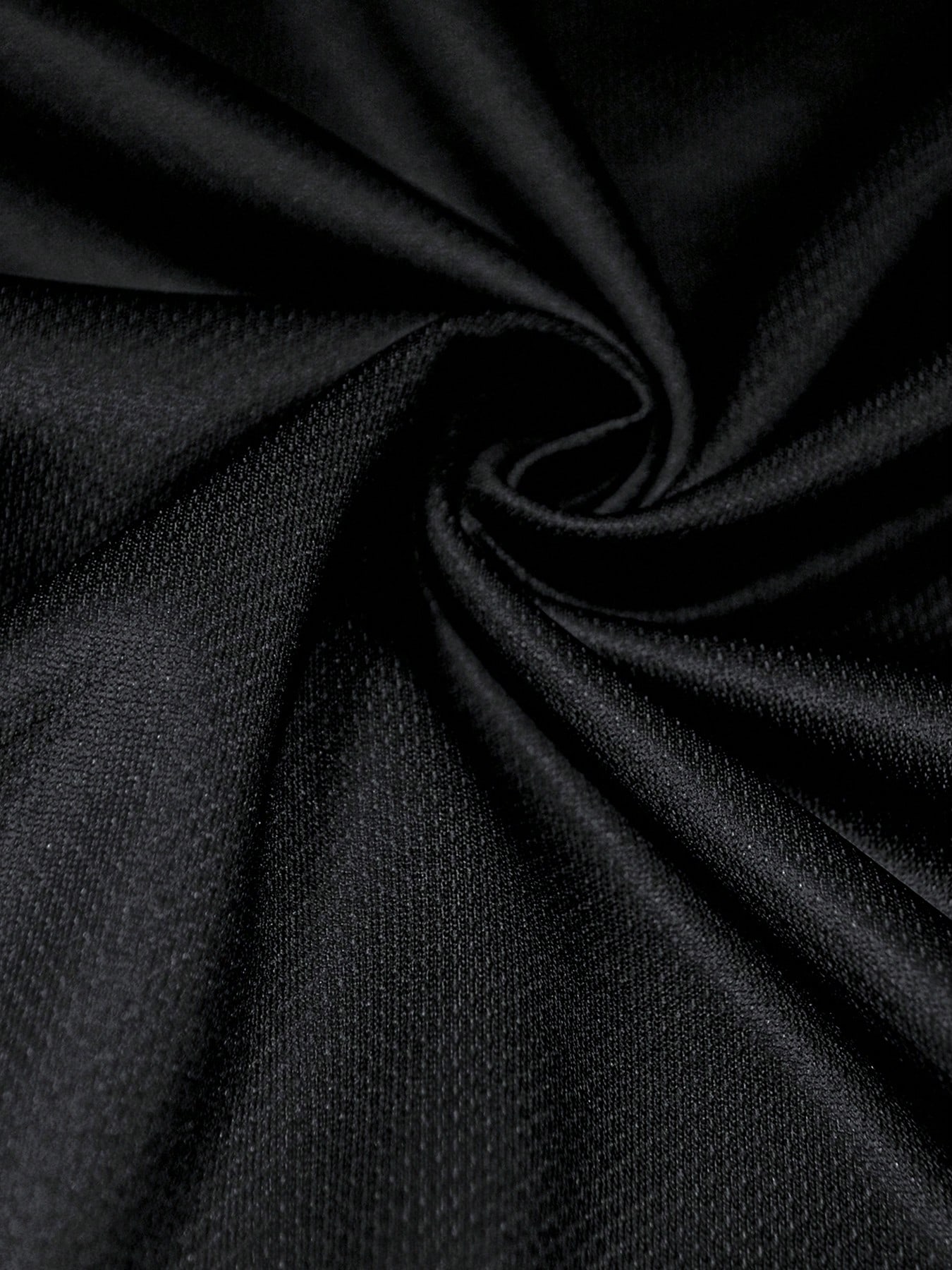 Мужская черная майка DARK TRIADE с крупной белой графикой