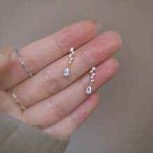 1 par de pendientes colgantes con borla de circonita cúbica larga, elegantes pendientes de tuerca de cobre con circonita para mujer, versátiles